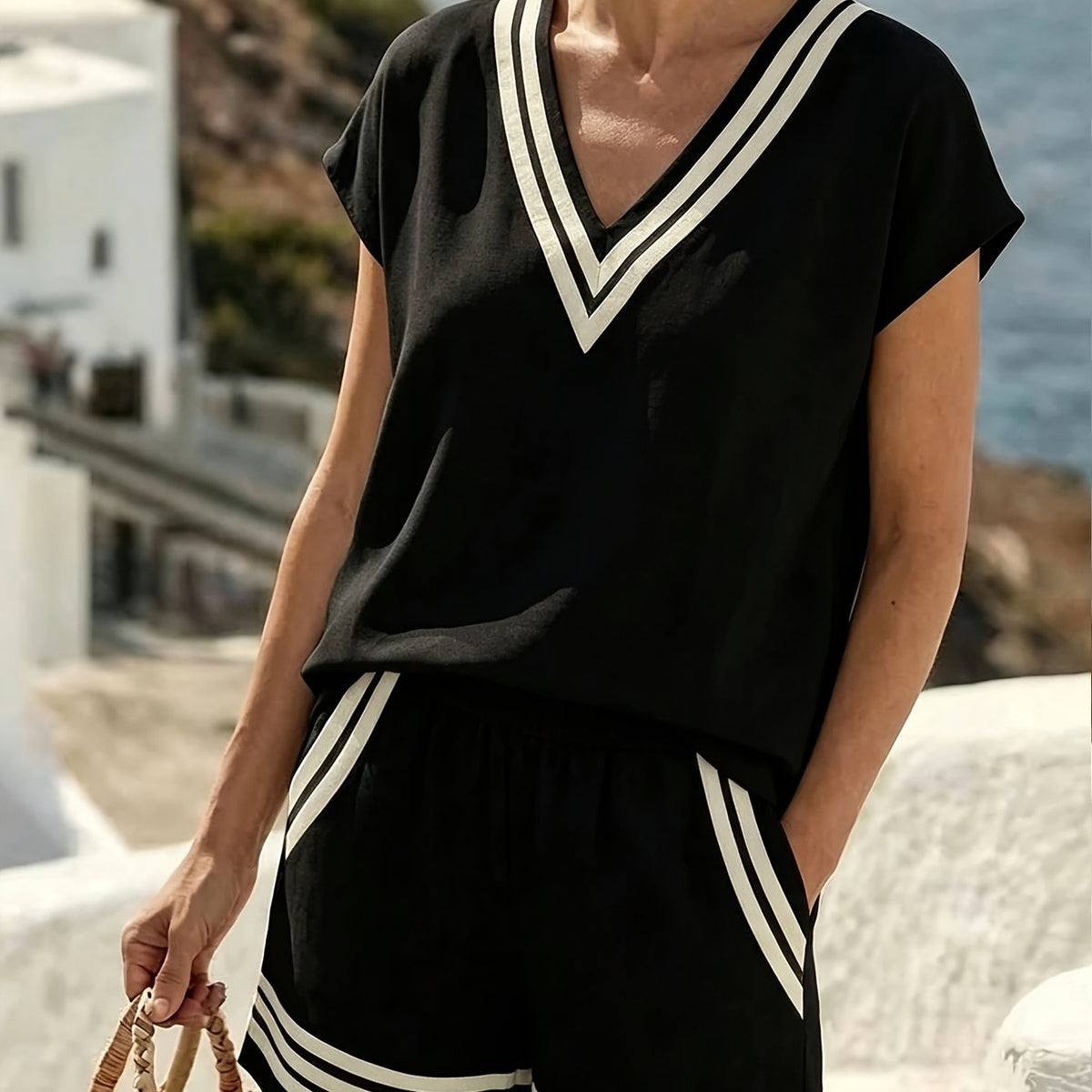 V-neck Contrast-Trim Short-Sleeve 2-Piece Summer Set