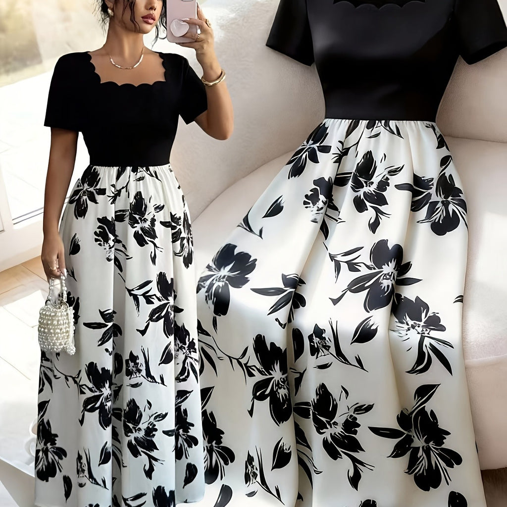 Elegant wavy maxi dress with square neckline and waist tie